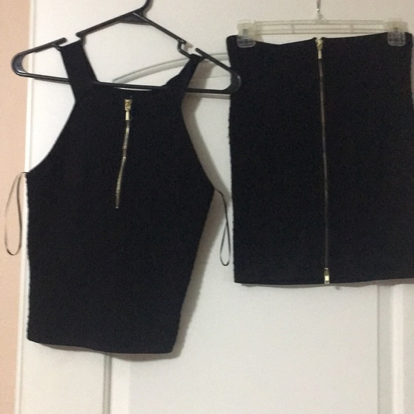 Guess, Black skirts set - Picture 3 of 4